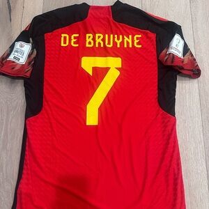 2022 Belgium Home World Cup Player Kit Kevin de Bruyne Size Large NWT